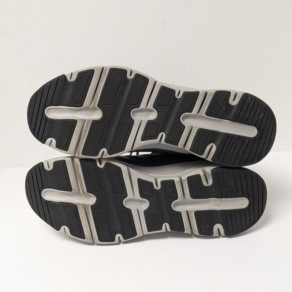 Disney Christmas 2025 Lil Rin Rin Plush Badge Red New